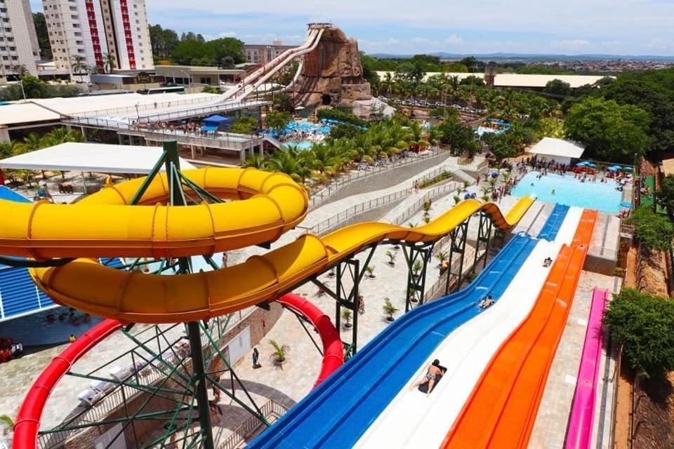 Appartamento Piazza Diroma C/ Acqua Park - Viaggio Locacoes Por Temporada Caldas Novas Esterno foto